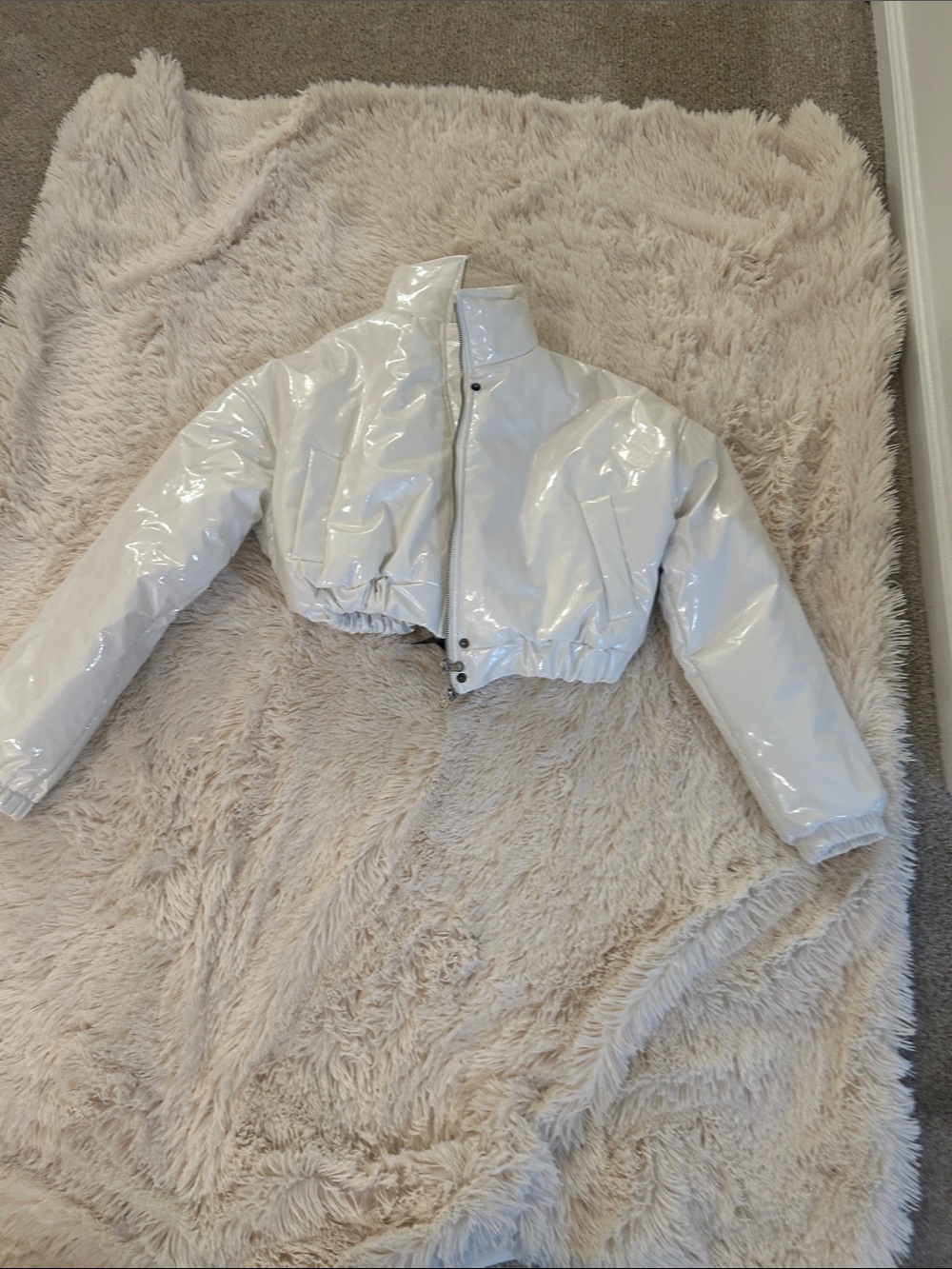 storets White Cropped Patent Puffer Jacket